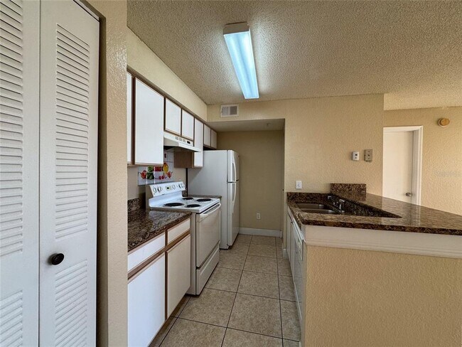 Building Photo - 2216 Grand Cayman Ct
