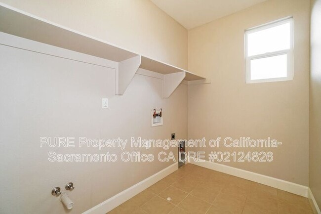 Building Photo - 1553 Bonanza Ln