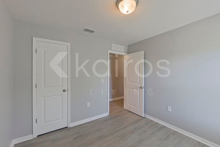 Building Photo - 2646 Rock Creek Dr