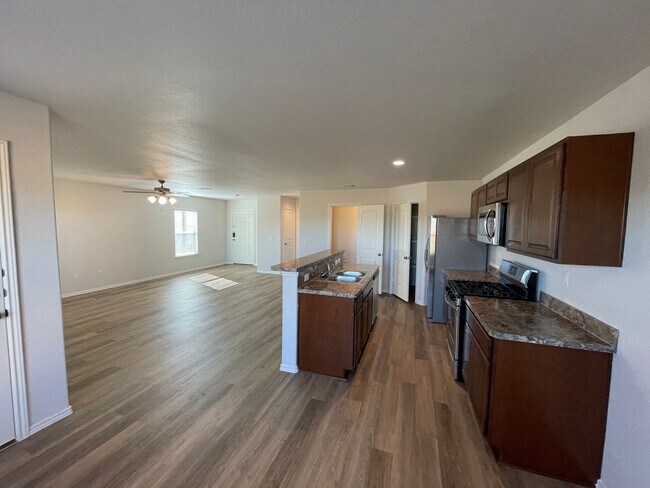 Building Photo - Secure Your Spot – 3 Bedroom, 2.5 Bath Home in Houston