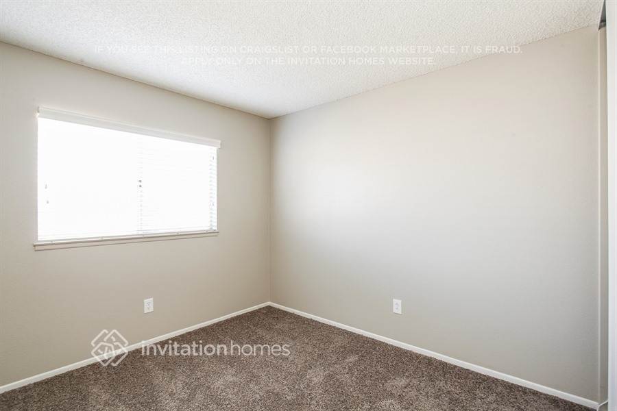 Building Photo - 23288 Lena St