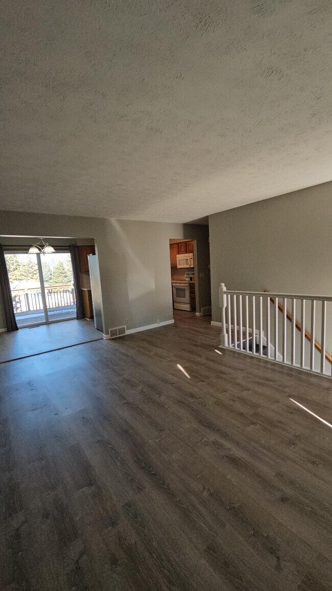 Building Photo - 10218 Weir St