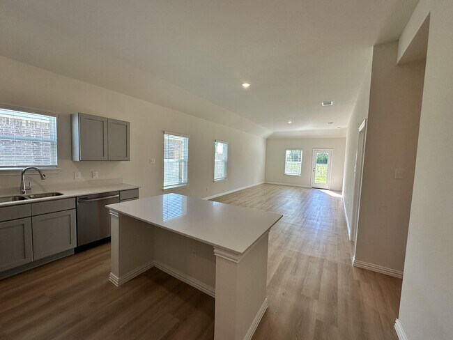 Building Photo - 1821 Aleia Cv