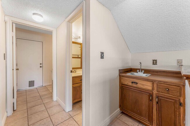 Building Photo - 1521 Padova Dr