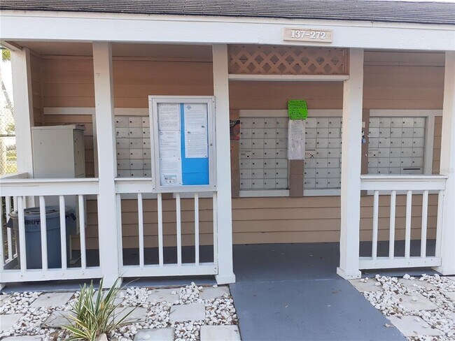 Building Photo - 455 Alt 19