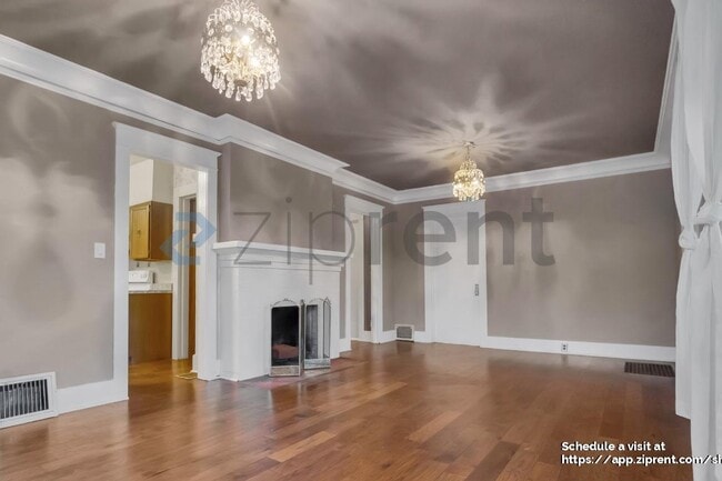 Building Photo - 902 N 77th St