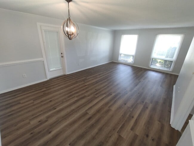 Building Photo - SUPERB Home in Sea Gate - close to Market ...