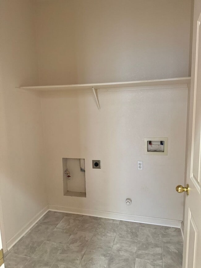 Building Photo - Available 9/1 Single level home in Lincoln...