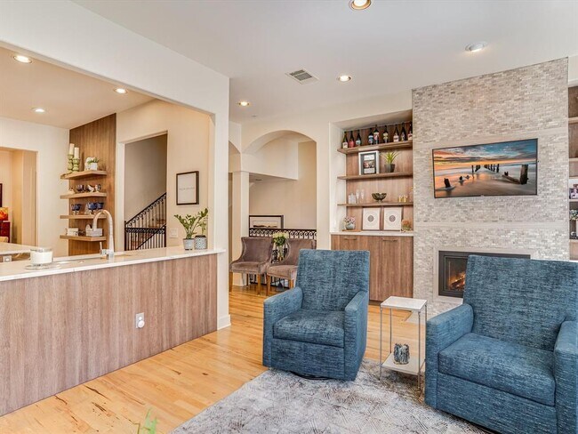Building Photo - 1529 Barton Springs Rd