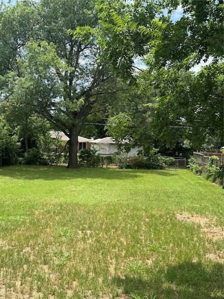 Building Photo - 2358 Inadale Ave
