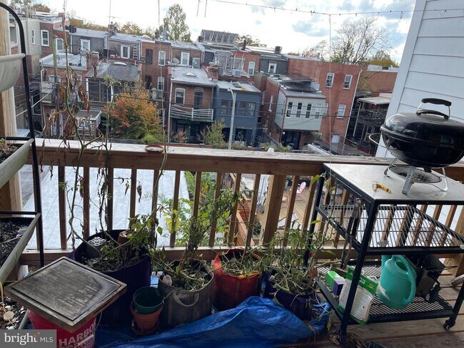 Building Photo - 1748 Lamont St NW