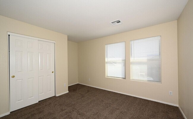 Building Photo - BEAUTIFUL 3 BEDROOM PLUS HUGE LOFT  for RENT
