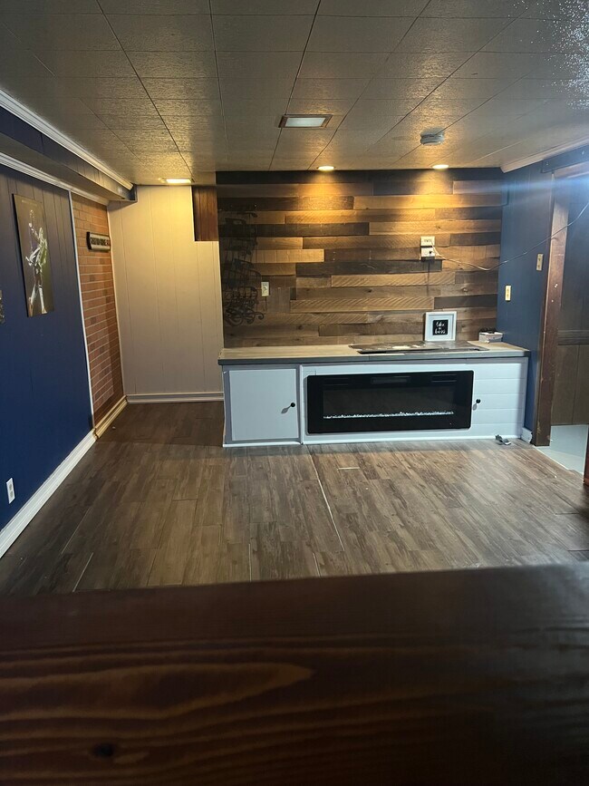 Building Photo - 1264 Brainard Rd