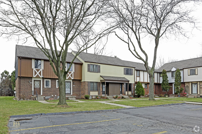 Building Photo - Creek Run Estates