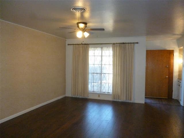 Building Photo - 1121 Patricia Dr