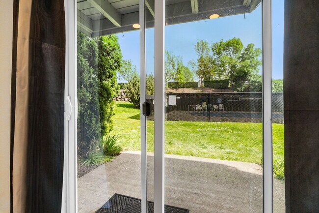 Building Photo - 12500 SE 110th Ct
