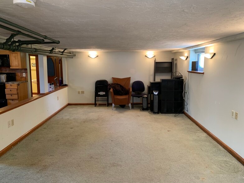 Building Photo - 145 Nichols Ave