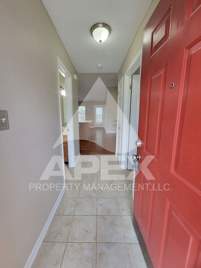 Building Photo - Spacious 2 Bd - 2 Ba Single Family Home in West Knoxville!