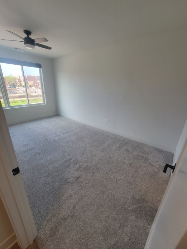 Building Photo - 302 W Liberty Dr