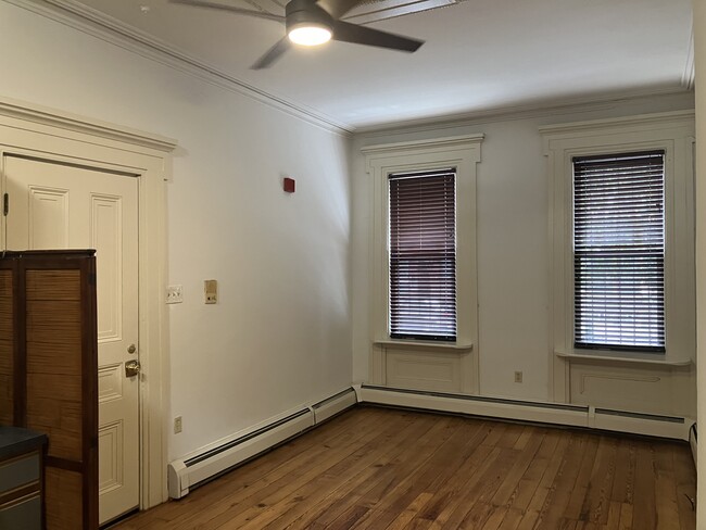 Parlor living room - 930 N 5th St