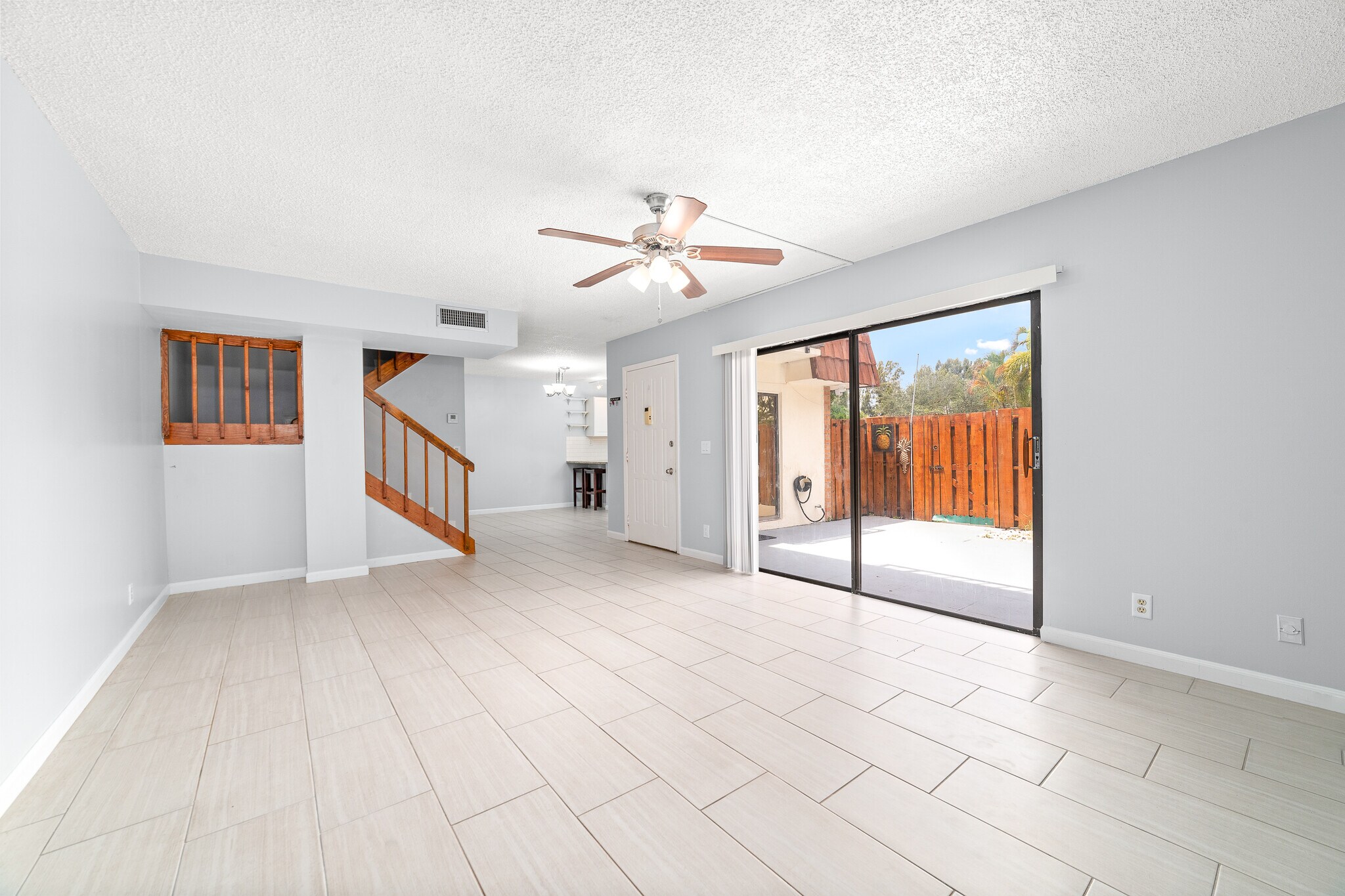 Building Photo - 3425 San Bernadino Dr