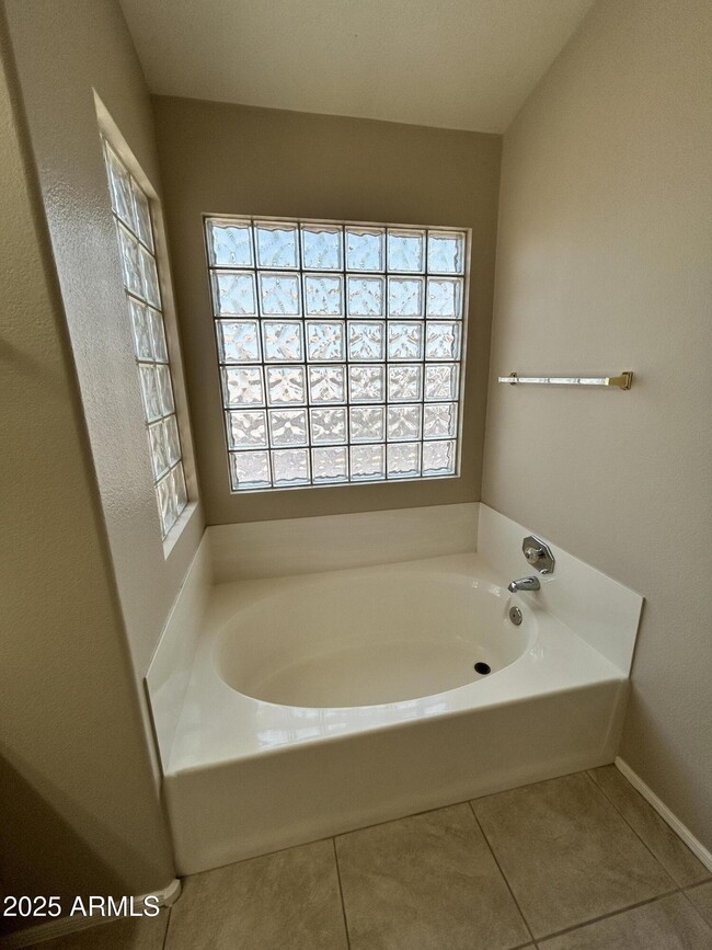 Building Photo - 8239 W Voltaire Ave