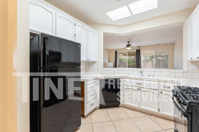 Building Photo - 149 Canberra Ct