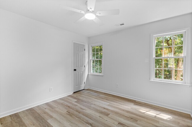 Building Photo - 6649 Speight Cir