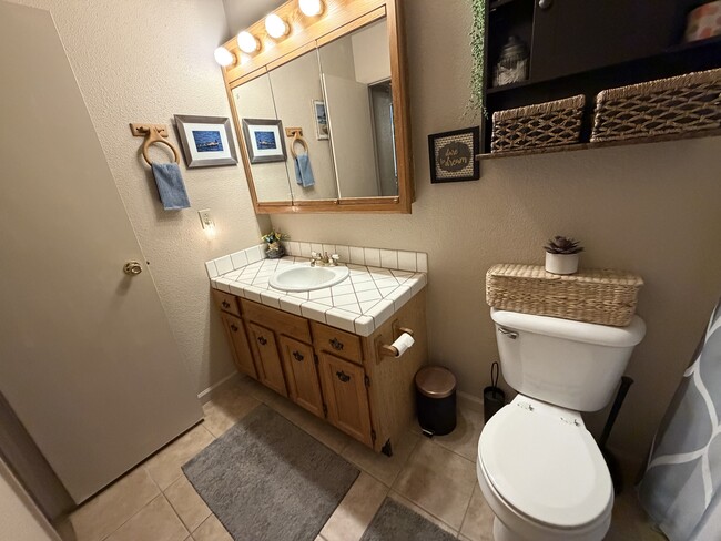 Building Photo - 1280 Mohave Dr