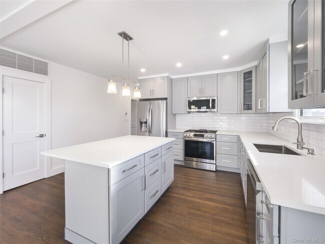 Building Photo - 27 Fremont St