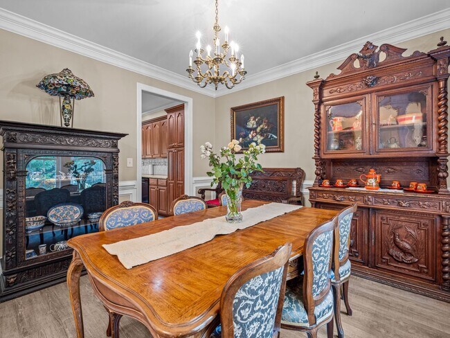 Building Photo - Beauty by the Water!