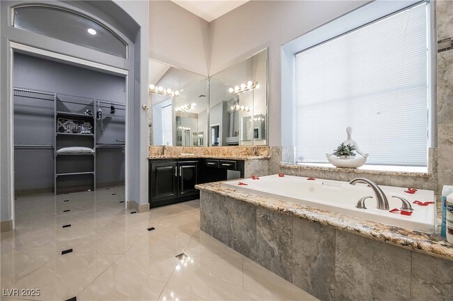 Building Photo - 1400 Castle Crest Dr