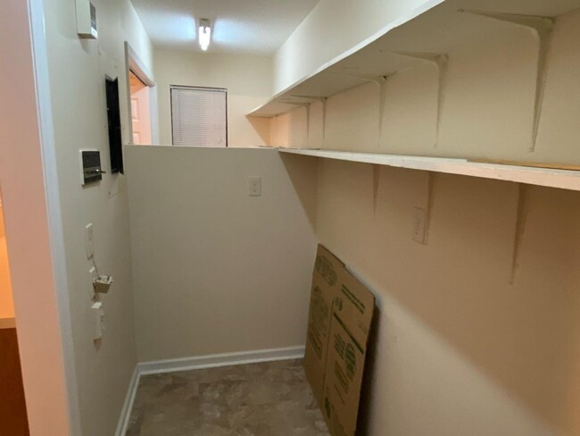 Building Photo - PRICE IMPROVEMENT!!  CHARMING 2 BEDROOM CO...