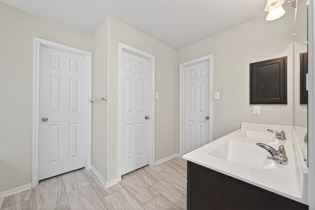 Building Photo - 2122 Artic Loon Dr