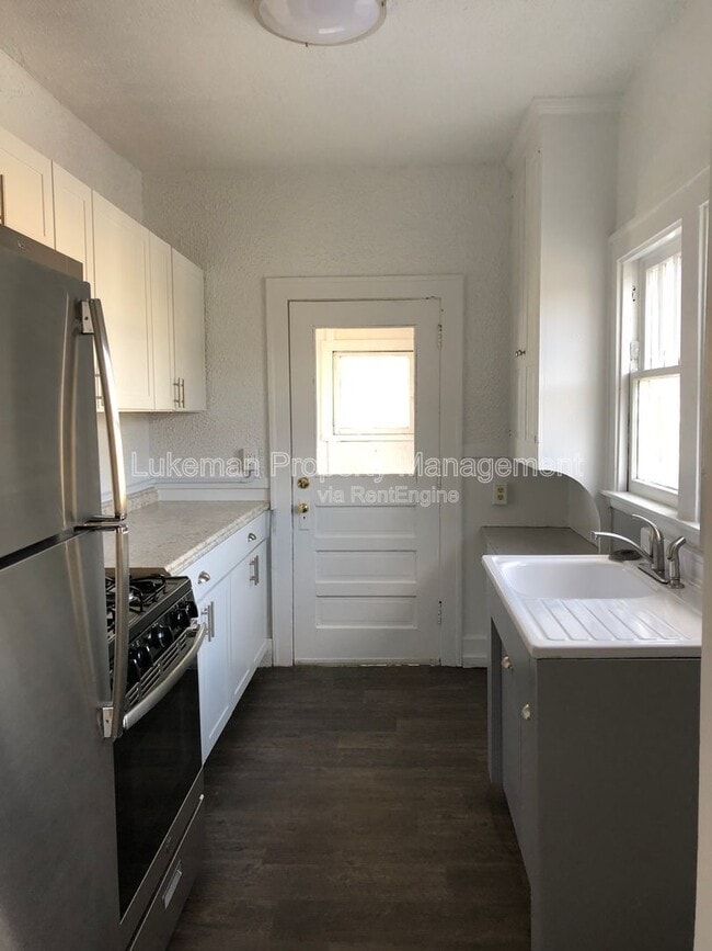 Building Photo - 428 S Westnedge Ave