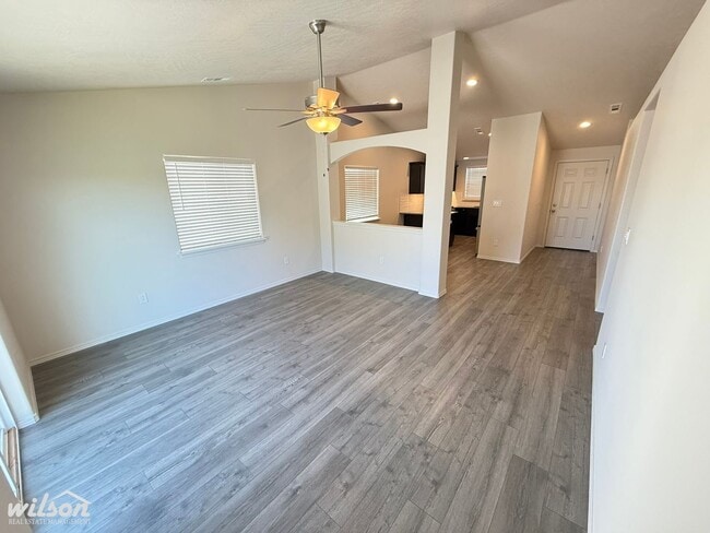 Building Photo - 3BD/2BA - Stunning Modern Home in Desirabl...