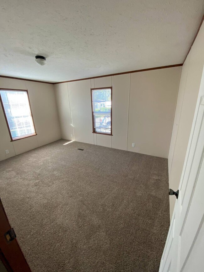 Building Photo - 1889 Stafford Ct