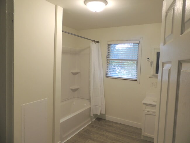 Building Photo - 509 Haish Blvd