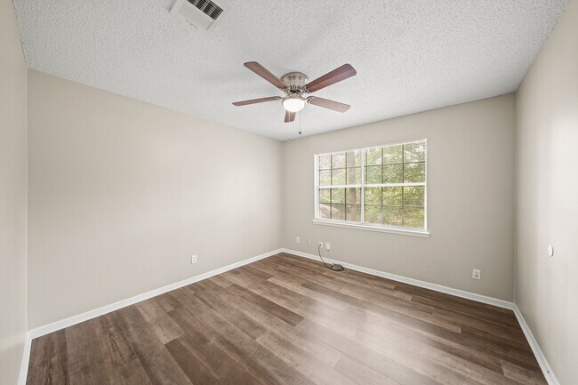 Building Photo - 1123 Marne Ln