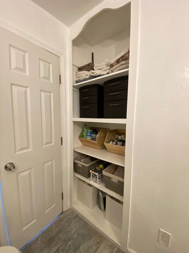 Building Photo - Gorgeous, Spacious 3 bed / 1 bath located near Encanto, San Diego!