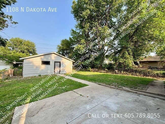 Building Photo - 1108 N Dakota Ave