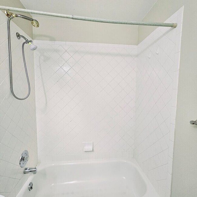 Building Photo - 4-Bedroom Home in Briargate Neighborhood!