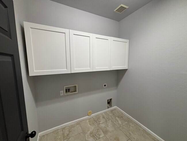 Building Photo - 461 W Flamingo Dr