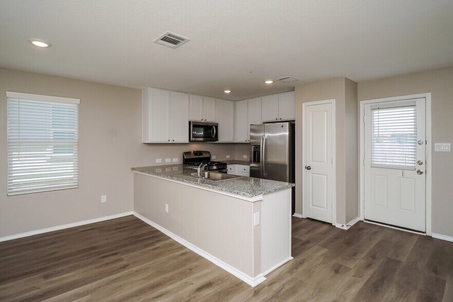 Building Photo - 6654 Morgan Cp