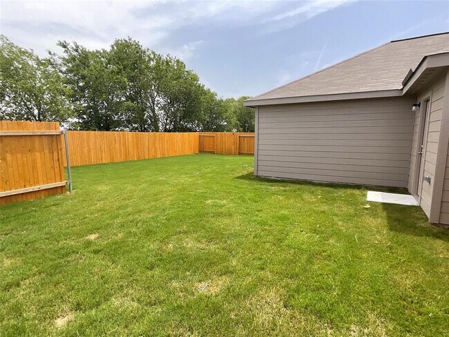 Building Photo - 17800 Speculator Ln