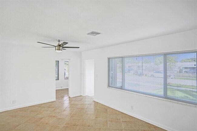 Building Photo - 651 NE 59th Ct