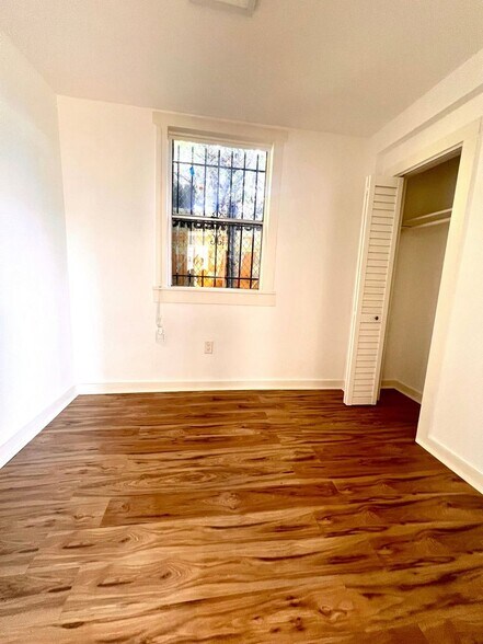 Building Photo - 2117 E 112th St