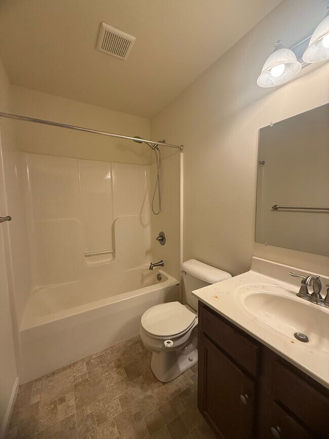 Building Photo - FOR RENT-Available Now! 3 Bed / 2.5 Bath Town-home