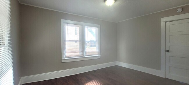 Building Photo - 2021 Pine Bluff St