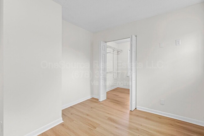 Building Photo - 4410 Carrollwood Dr